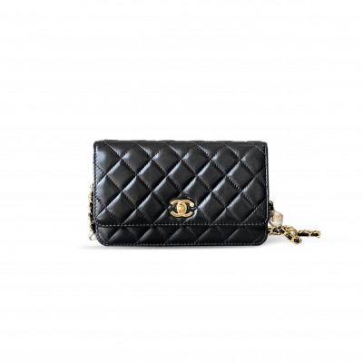 CHANE MASTER PEARL WALLET ON CHAIN 2475784 (19*13*4cm)